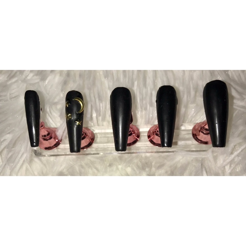 ✨LUXURY✨Salon quality matte black press on nails
